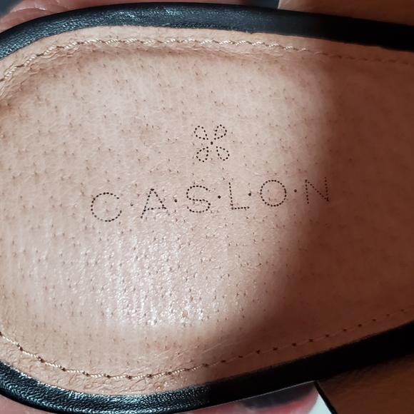 NWT'S and Box Caslon Sandals - Picture 9 of 9
